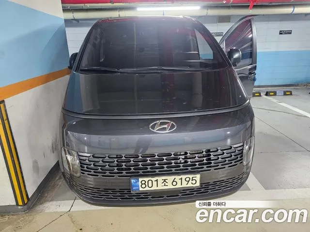 Hyundai Staria 2022 thumb 2
