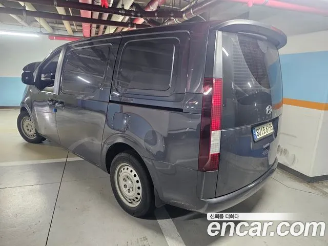 Hyundai Staria 2022 thumb 3