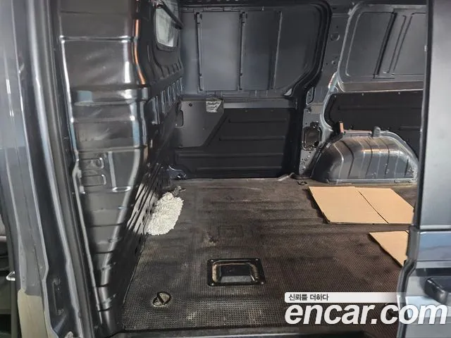 Hyundai Staria 2022 thumb 8
