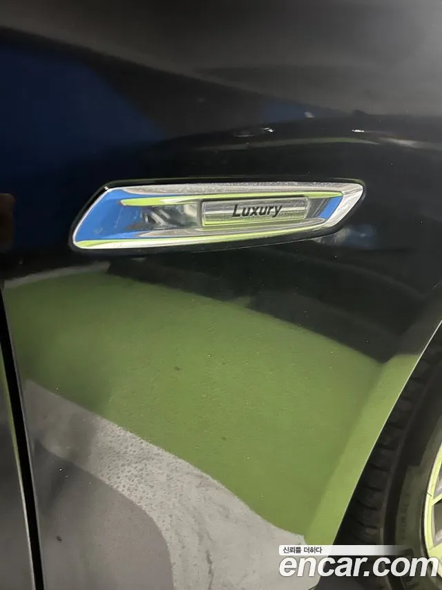 BMW 5-Series 2015 thumb 2