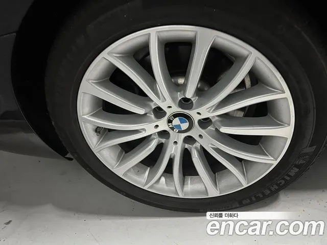BMW 5-Series 2015 thumb 5