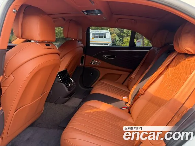 Bentley Flying Spur 2023 thumb 10