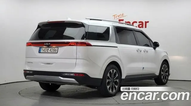 Kia Carnival 2022 thumb 2