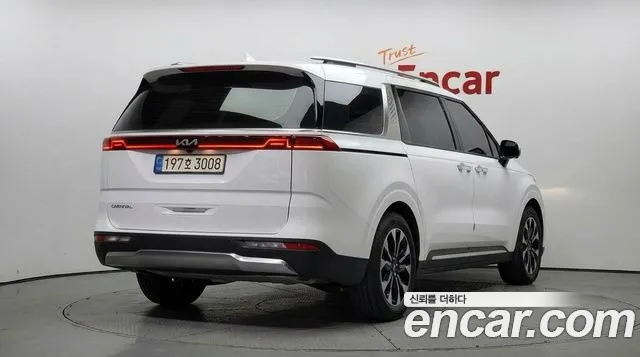 Kia Carnival 2022 thumb 2