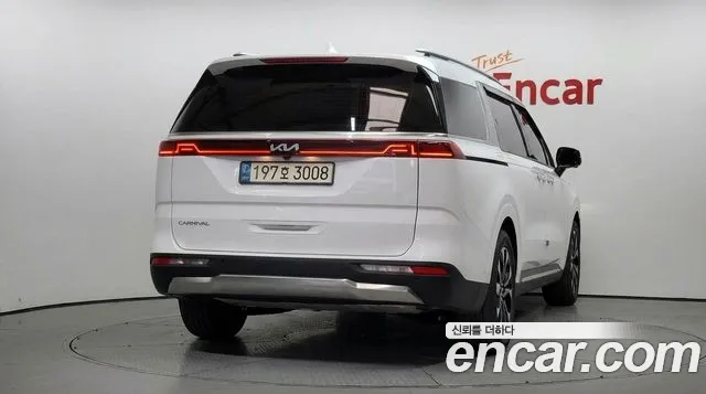 Kia Carnival 2022 thumb 4