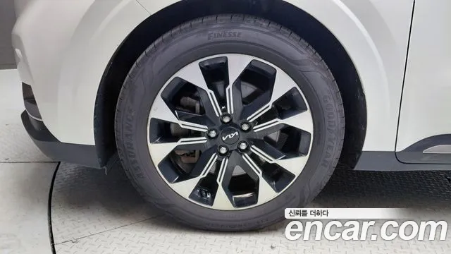 Kia Carnival 2022 thumb 5