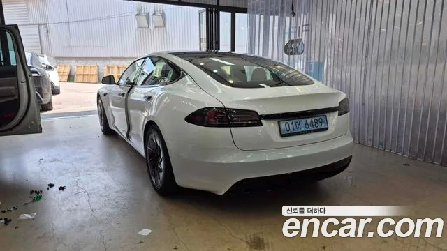Tesla Model S 2026 thumb 2