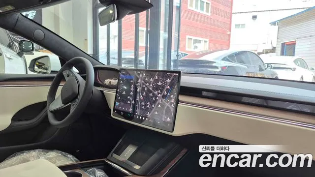 Tesla Model S 2026 thumb 9