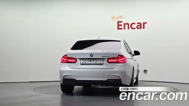 BMW 3-Series 2017 thumb 4