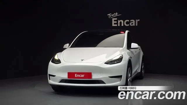 Tesla Model Y 2023 thumb 3