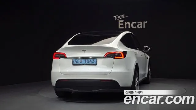 Tesla Model Y 2023 thumb 4