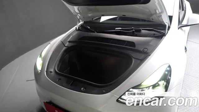 Tesla Model Y 2023 thumb 6