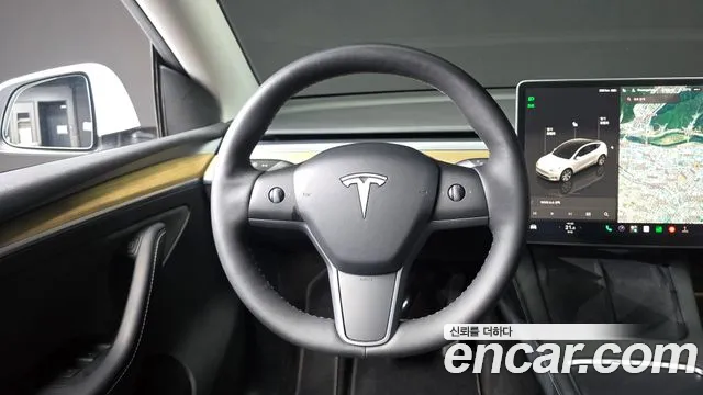 Tesla Model Y 2023 thumb 12