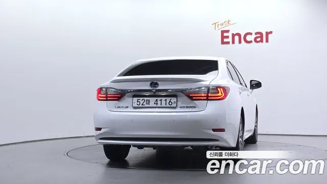 Lexus ES 2018 thumb 4