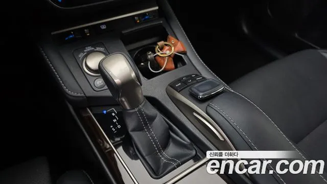 Lexus ES 2018 thumb 9