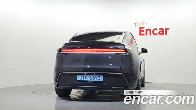 Tesla Model Y 2025 thumb 4