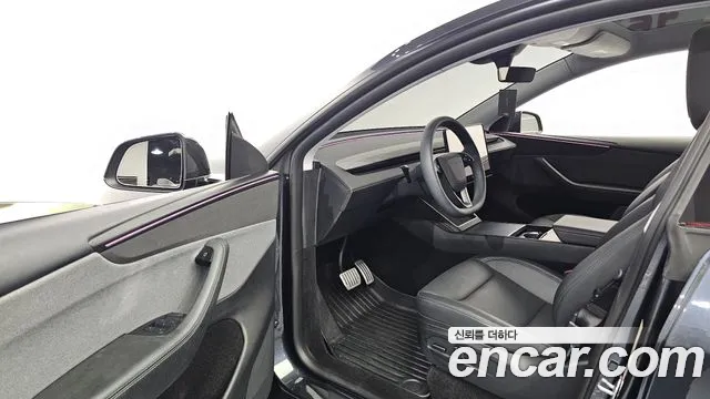 Tesla Model Y 2025 thumb 10