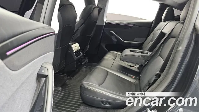 Tesla Model Y 2025 thumb 12