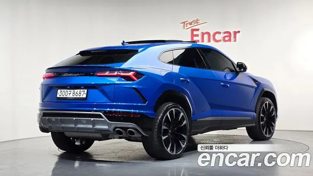 Lamborghini Urus 2020 thumb 2