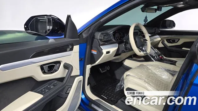 Lamborghini Urus 2020 thumb 10