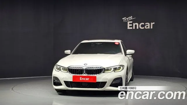 BMW 3-Series 2020 thumb 3