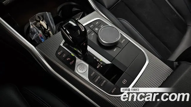 BMW 3-Series 2020 thumb 9