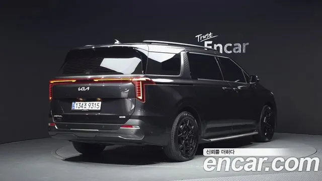 Kia Carnival 2024 thumb 2
