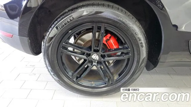 Porsche Macan 2014 thumb 5