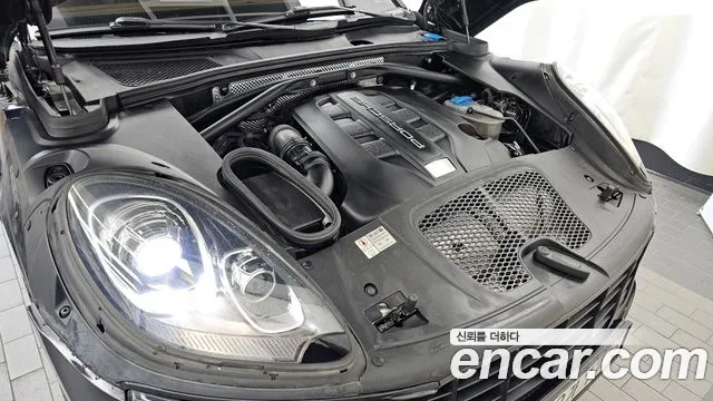 Porsche Macan 2014 thumb 6