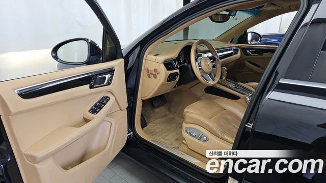 Porsche Macan 2014 thumb 10