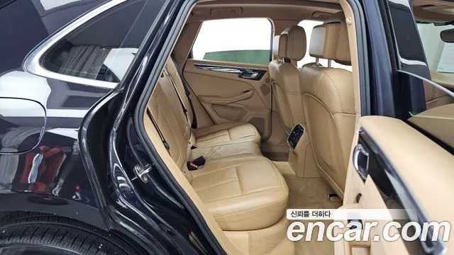 Porsche Macan 2014 thumb 12