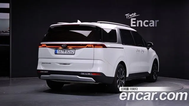 Kia Carnival 2021 thumb 2