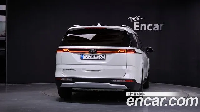 Kia Carnival 2021 thumb 4