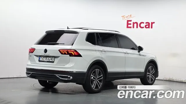 Volkswagen Tiguan 2023 thumb 2