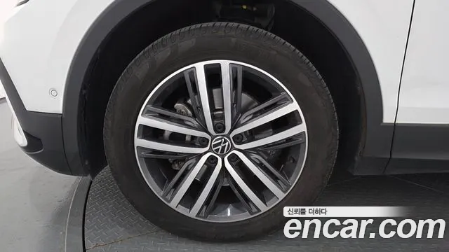 Volkswagen Tiguan 2023 thumb 5