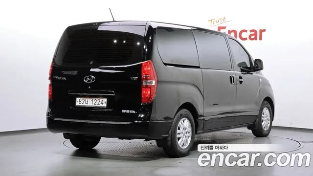 Hyundai Starex 2017 thumb 2