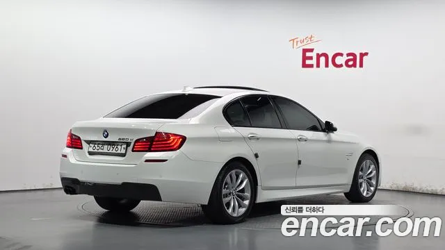 BMW 5-Series 2015 thumb 2