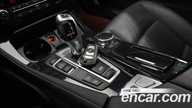 BMW 5-Series 2015 thumb 9