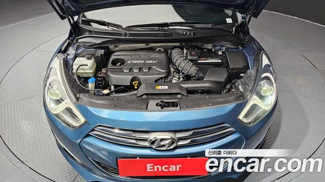 Hyundai i40 2012 thumb 6