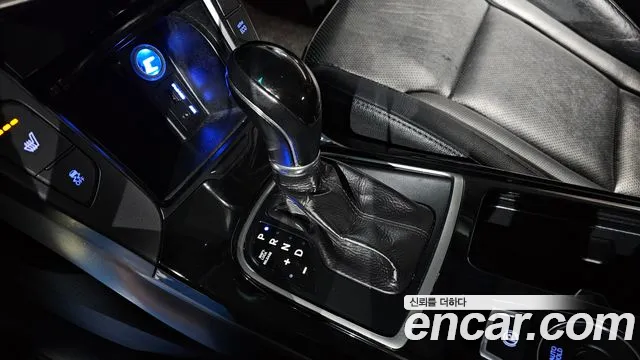 Hyundai i40 2012 thumb 9