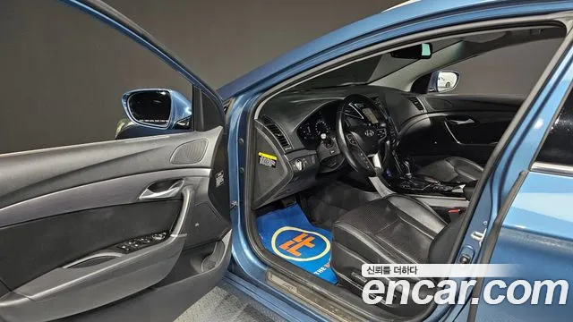 Hyundai i40 2012 thumb 10