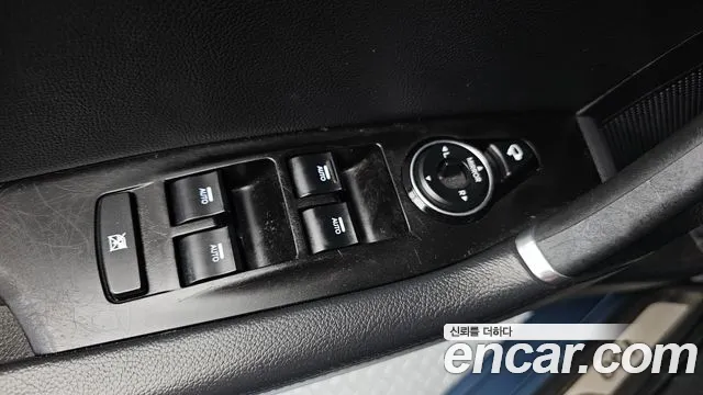 Hyundai i40 2012 thumb 12