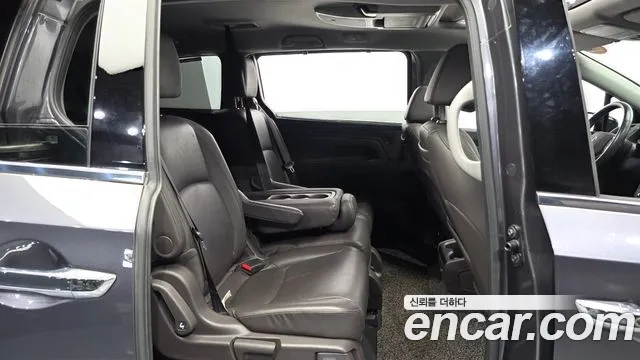 Honda Odyssey 2017 thumb 12