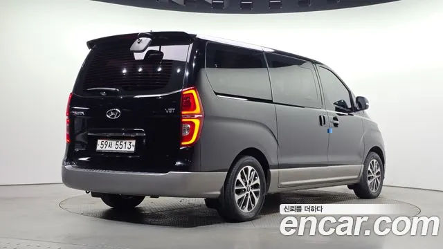 Hyundai Starex 2018 thumb 2