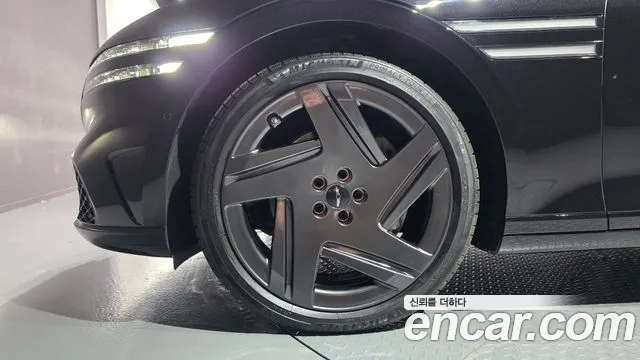 Genesis G90 2022 thumb 5