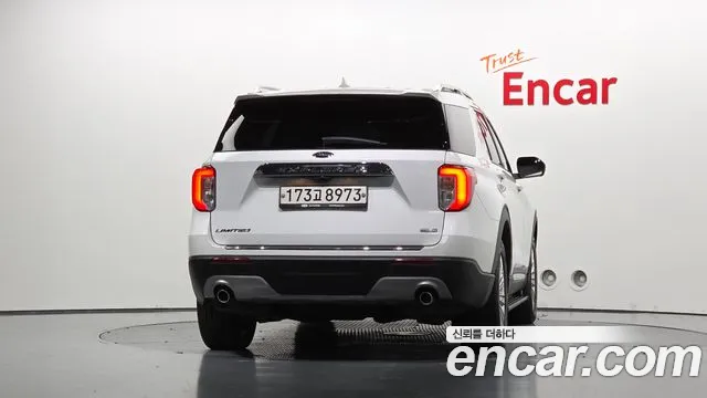 Ford Explorer 2020 thumb 3