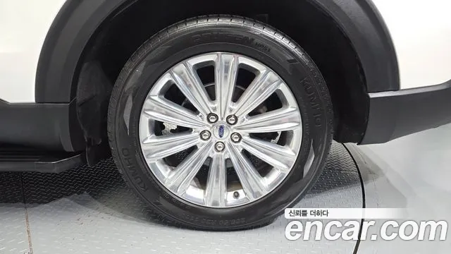 Ford Explorer 2020 thumb 4