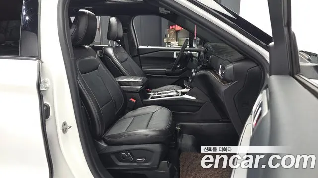 Ford Explorer 2020 thumb 10