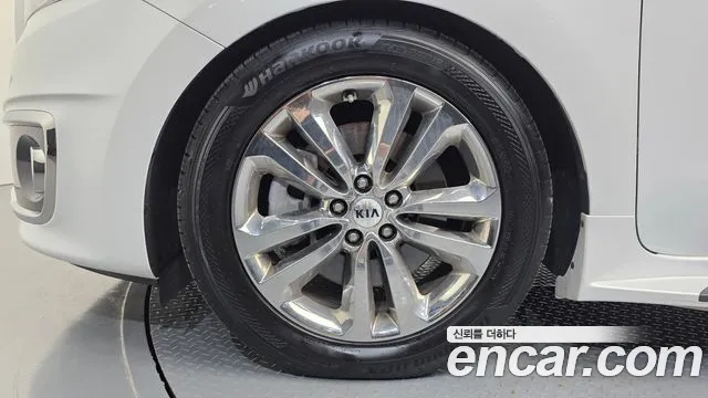 Kia Carnival 2017 thumb 5