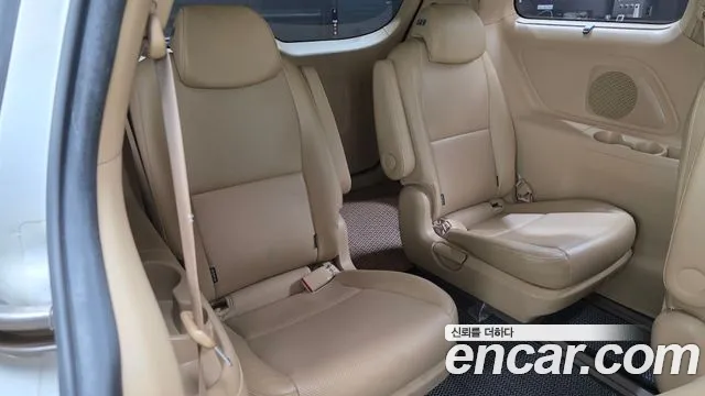 Kia Carnival 2017 thumb 11
